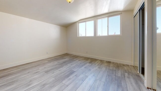 Building Photo - 5272 Manhasset Dr