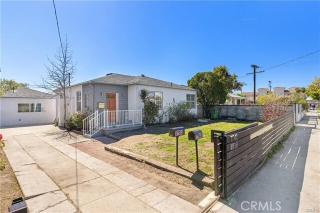 Building Photo - 11140 Vanowen St