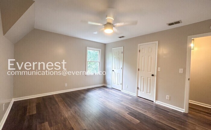 Building Photo - 1617 Beckham Dr