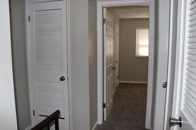 Building Photo - 731 Old Liberty Rd