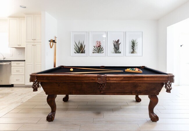 Building Photo - 2199 Sq Ft 4 bedroom 2 bath with Pool & Pool Table - Under Market Rate!