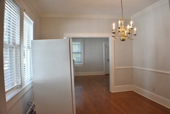 Building Photo - 2522 Blossom St