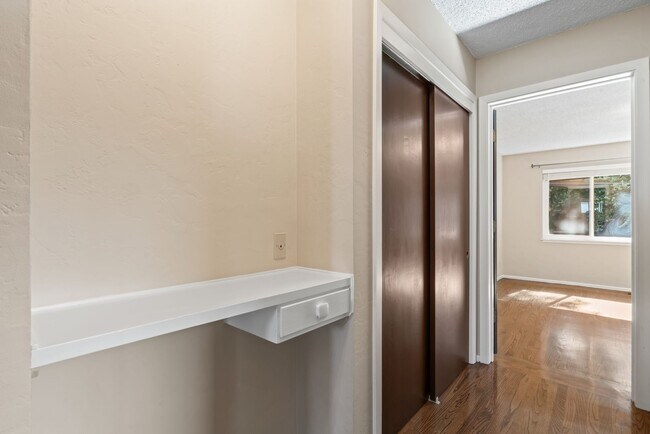 Building Photo - Single-Family Home Located in Peaceful Nei...
