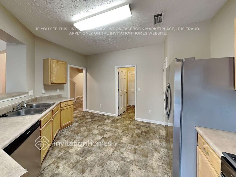 Building Photo - 511 Pondweed Dr