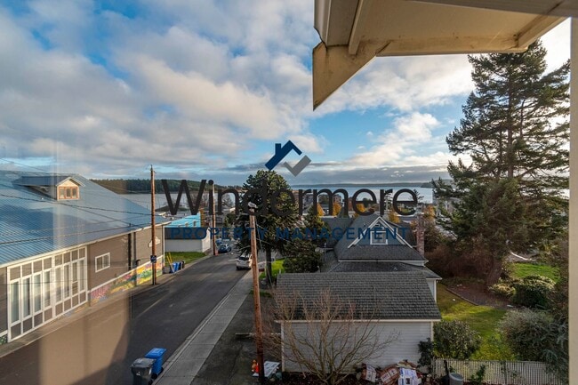 Building Photo - 2 Bedroom Waterview Condo