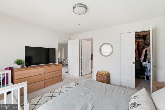 Building Photo - 8103 Lacy Dr