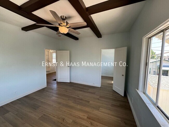 Building Photo - 1405 1/2 Olive Ave.-