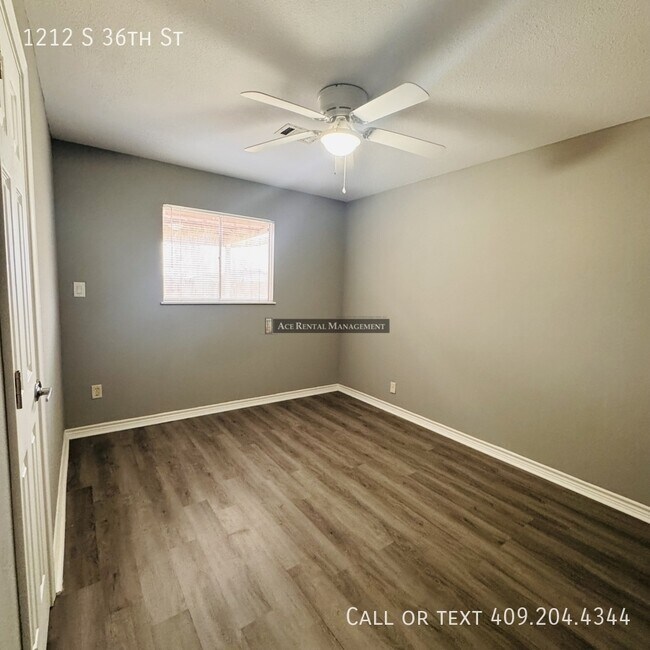 Building Photo - 1212 S 36th St