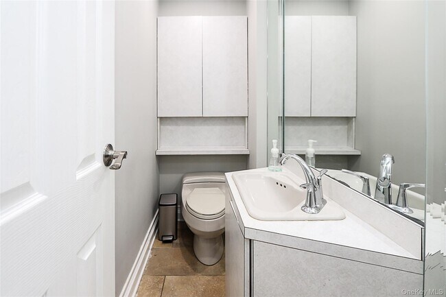 Building Photo - 11 Otsego Ave