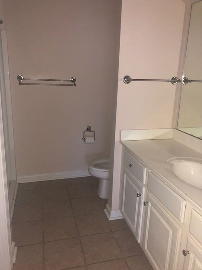 Building Photo - Q201