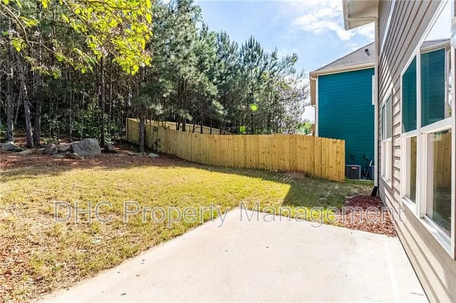 Building Photo - 1765 Stoney Creek Dr SE