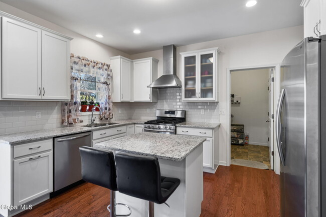 Building Photo - 2 Birch Ct