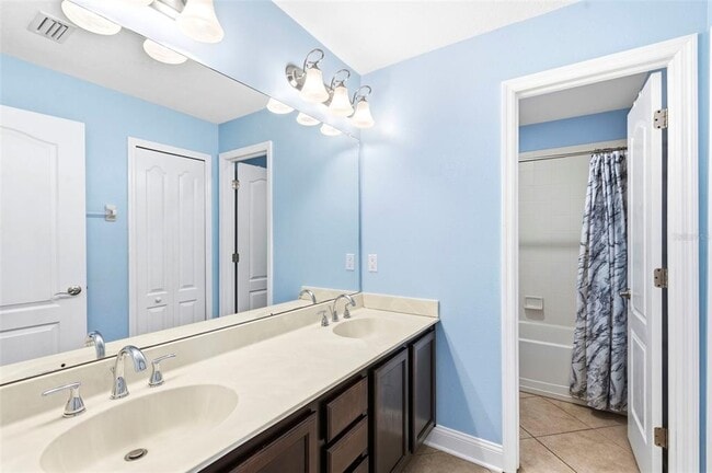 Building Photo - 2734 Silvermoss Dr