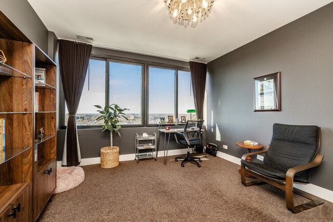 Building Photo - 2754 N Hampden Ct