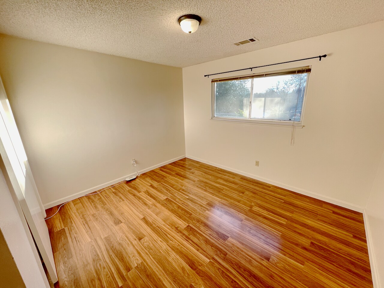 Building Photo - 9733 Hidden Ln