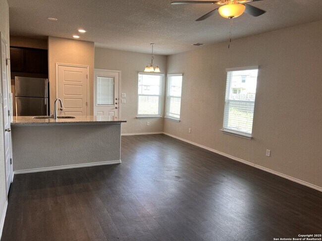 Building Photo - Luxury Duplex in Seguin (Navarro ISD)