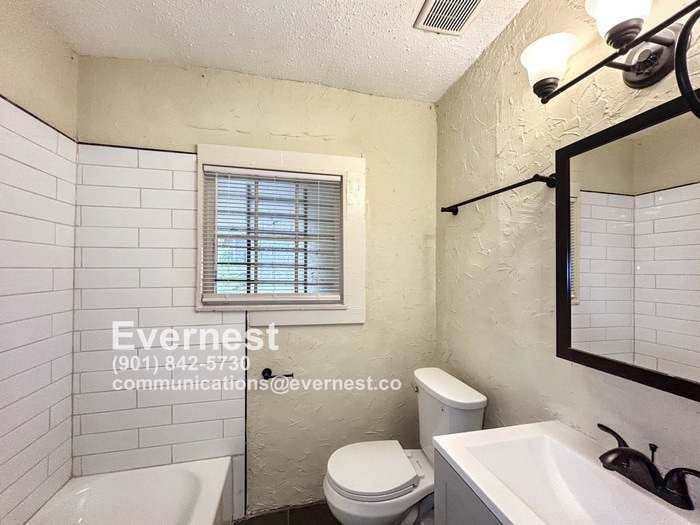 Building Photo - 180 Clark Pl