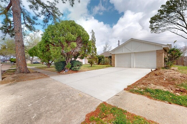 Building Photo - 2711 Heritage Colony Dr