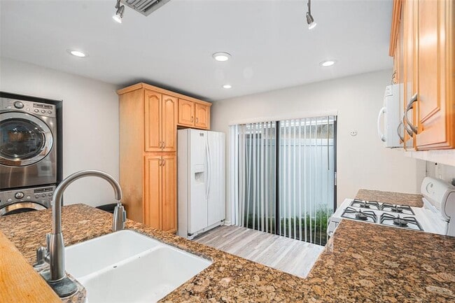 Building Photo - 10701 Crowngate Ln