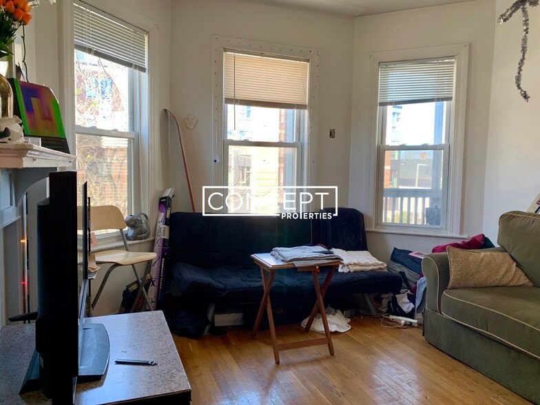 Building Photo - 530 Cambridge St