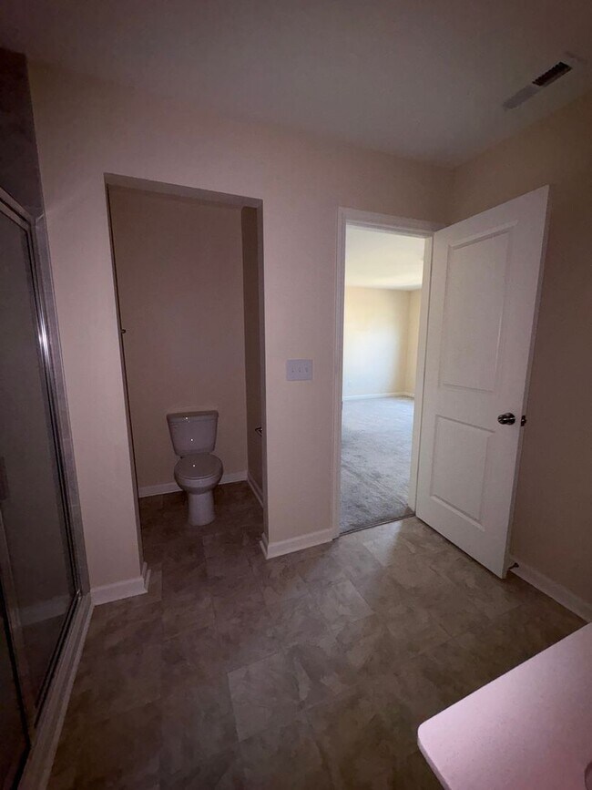 Building Photo - 3BR/2.5BA Townshoue in Mallard Creek