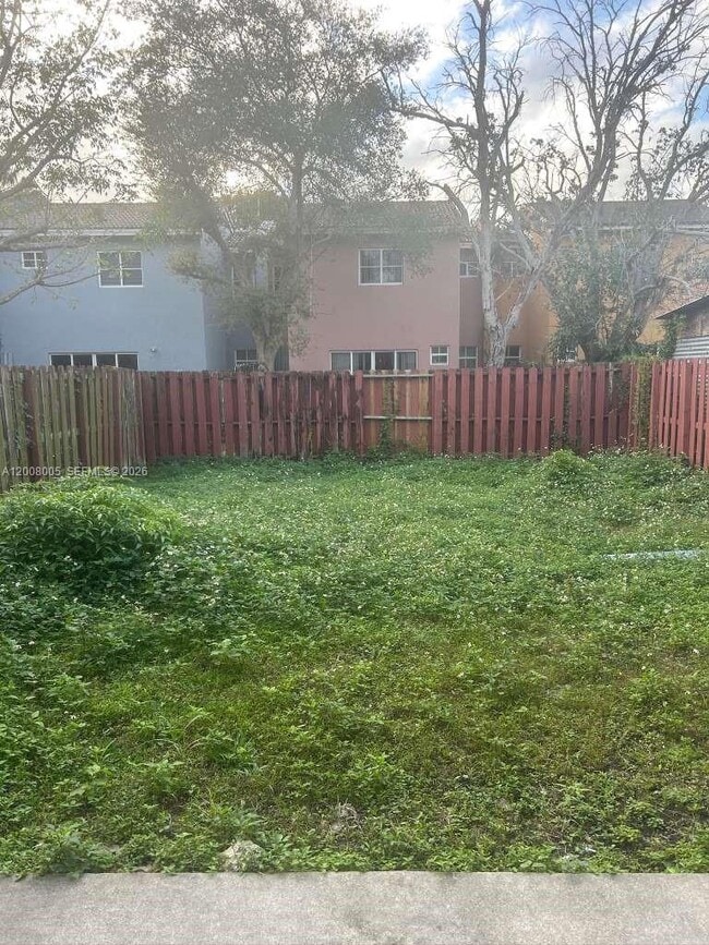 Building Photo - 760 SW 6th Ct