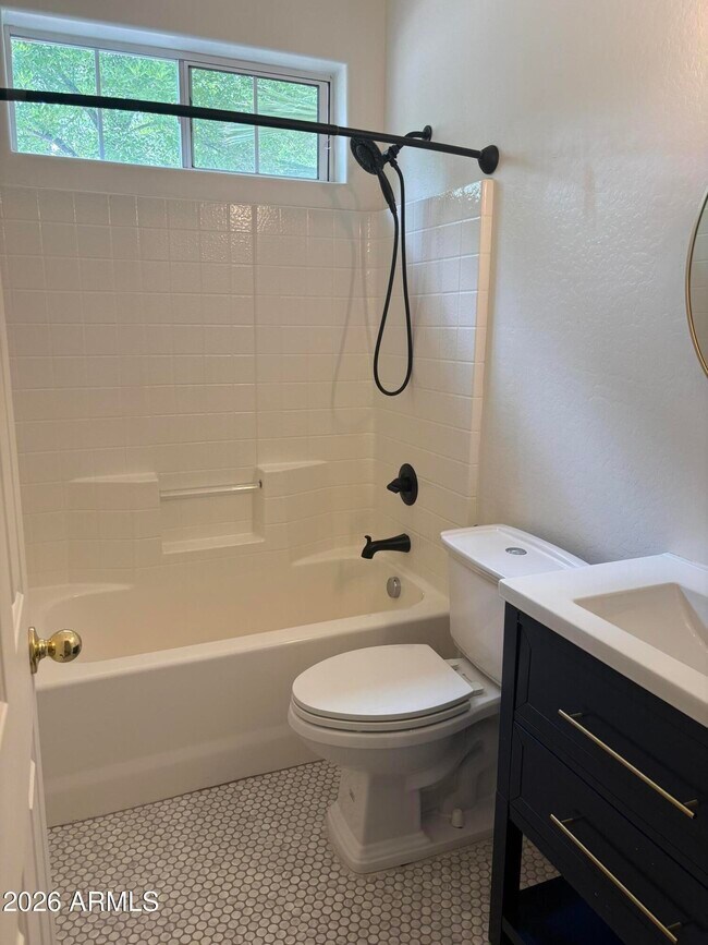 Building Photo - 670 Brindle Dr