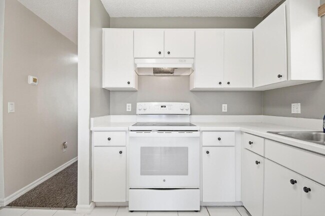 Building Photo - 3-Bedroom Coastal Home Minutes From the Beach