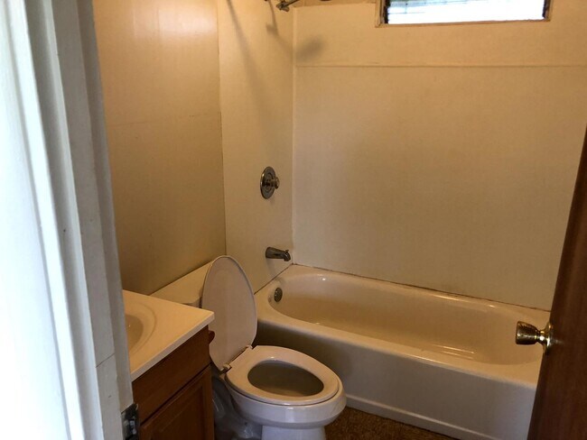 Building Photo - TCT - Crozier-2