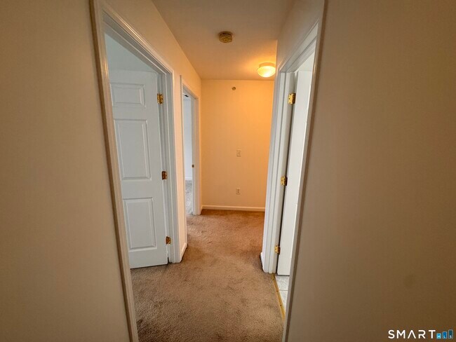 Building Photo - 128 Meridian St