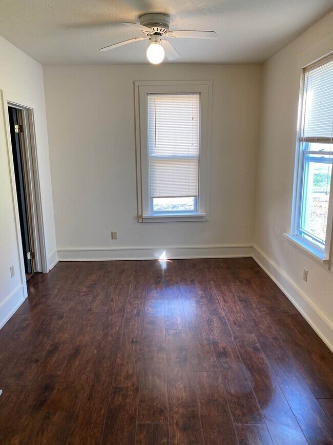 Building Photo - 645 Cullum St