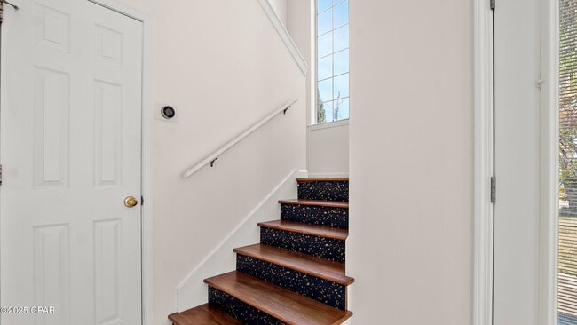 Building Photo - 5625 S Lagoon Dr