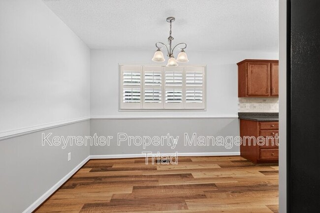 Building Photo - 9415 Glen Cross Dr