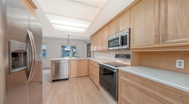 Building Photo - 515 Rousseau Dr