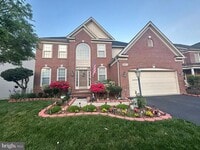 Building Photo - Luxury living in Lorton Valley
