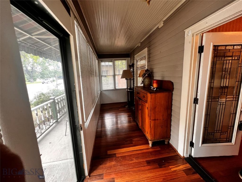 Building Photo - 519 W Park St