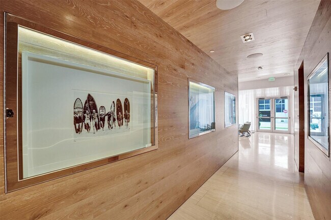 Building Photo - 401 N Birch Rd