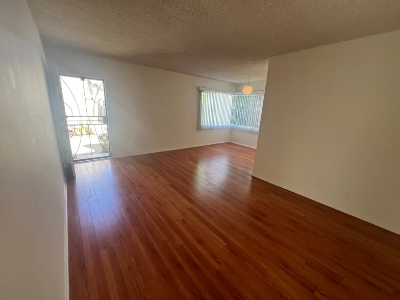 Primary Photo - 1243 26th St