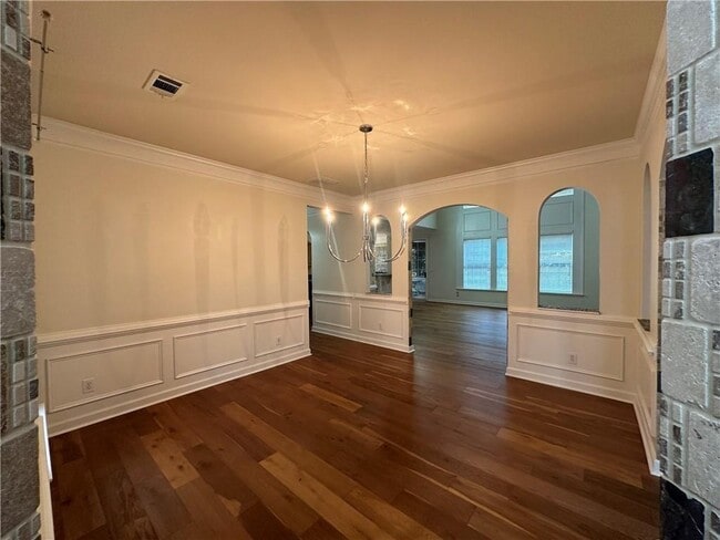Building Photo - 1550 Belmont Hills