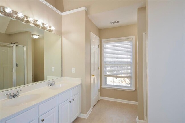 Building Photo - 20 Snapdragon Ln