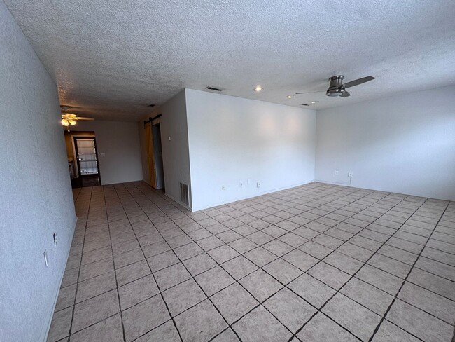 Building Photo - 5343 Hansel Ave