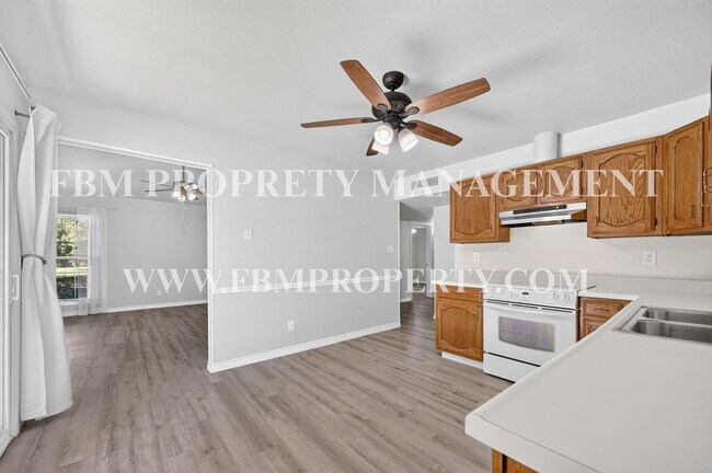 Building Photo - 407 Woodhurst Dr