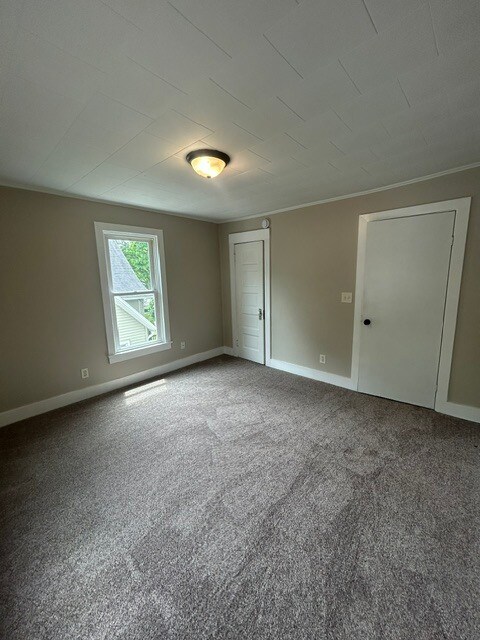 Building Photo - 935 6th St