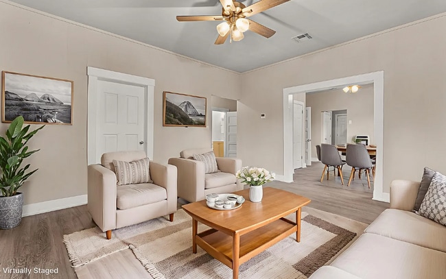 Building Photo - 504 Lottie St