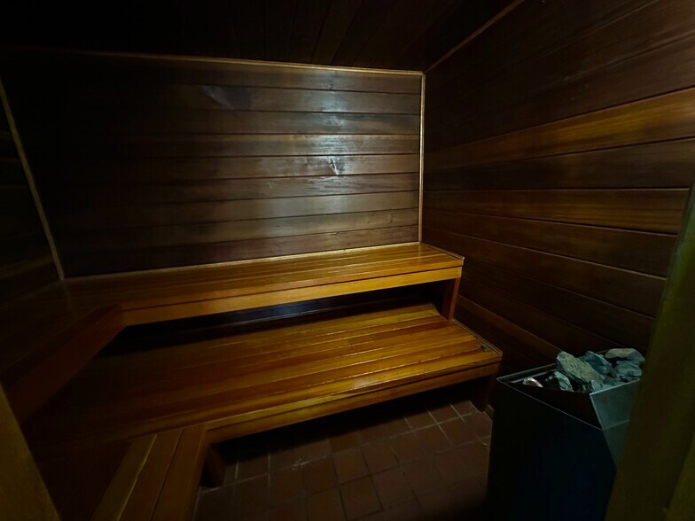 Sauana - 8919 Eagleview Dr