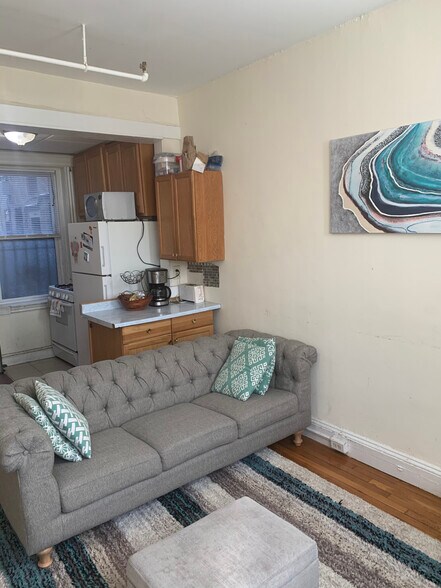 Building Photo - 360 Riverway