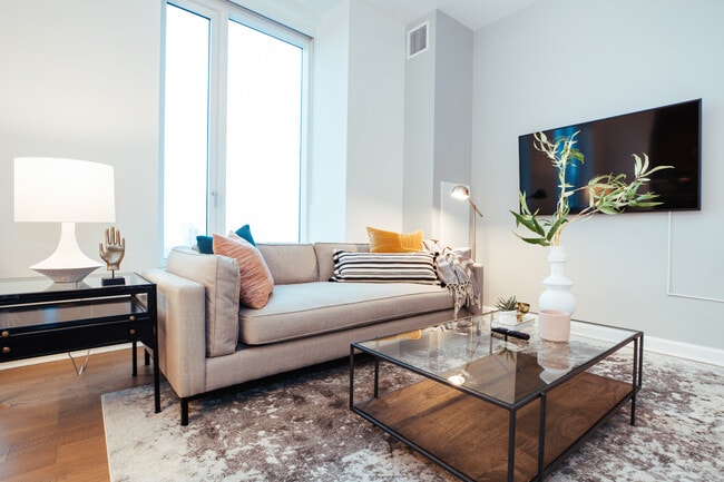 Building Photo - 10650 Dean Martin Dr