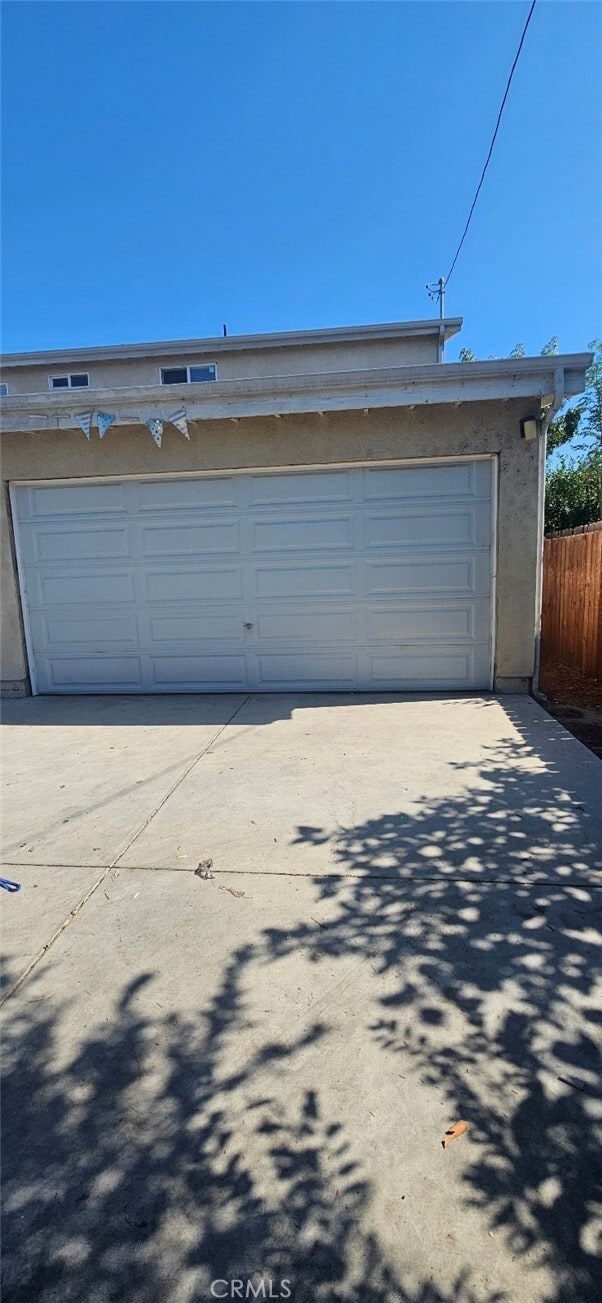 Building Photo - 1633 E 85th St