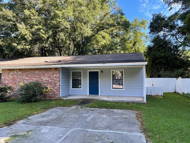 Building Photo - 5722 Lumberjack Ln