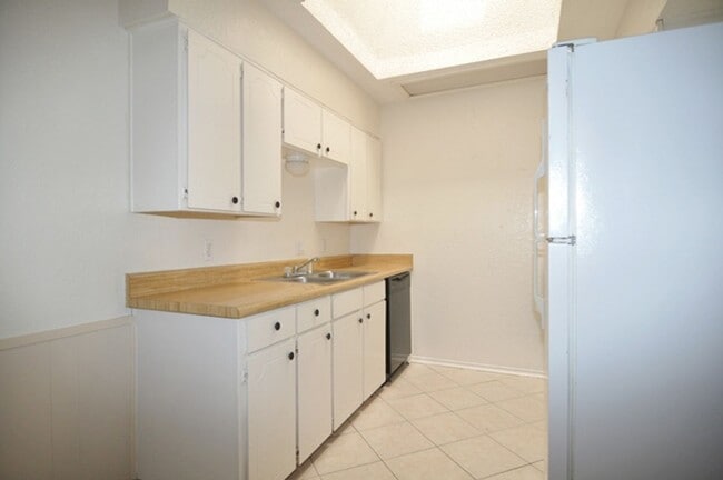 Building Photo - 108 Navajo Dr